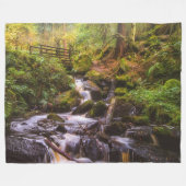 Sanfter Wasserfall Wald Bach Fleecedecke (Vorderseite (Horizontal))