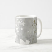Sanftes neutrales Aquarell-Blumen-Botanik-Design Kaffeetasse (VorderseiteRechts)