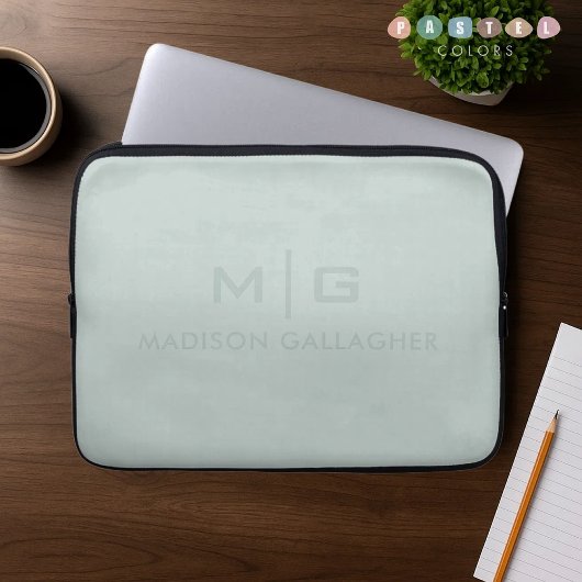 Sanftes weiches Licht Pastell-Salbei-Moos-Grün Far Laptopschutzhülle