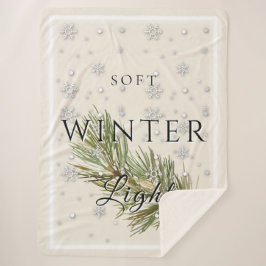 Sanftes Winterlicht mit Kiefernzweig und Schnee Sherpadecke