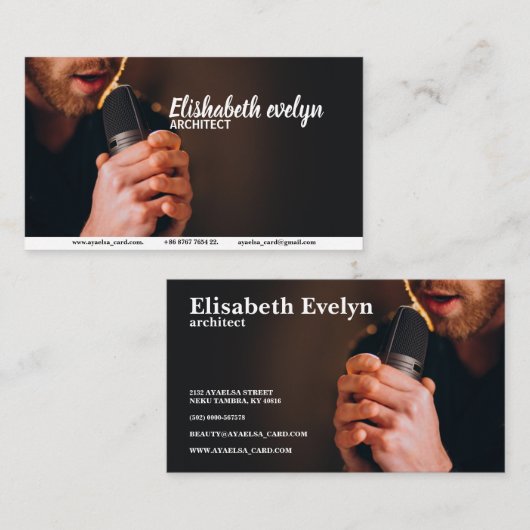 Sängerin mit Mikrofon im Studio Visitenkarte (Vorne/Hinten)