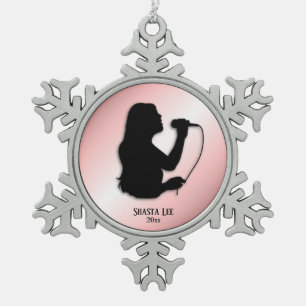 Sängerin-rosa persönlicher Name und Datum Schneeflocken Zinn-Ornament