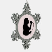 Sängerin-Rosa Schneeflocken Zinn-Ornament (Links)