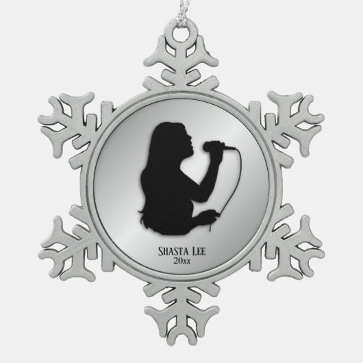 Sängerin-silberner persönlicher Name und Datum Schneeflocken Zinn-Ornament (Vorderseite)