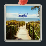 Sanibel Island Florida Beach Ocean Ornament Aus Metall<br><div class="desc">Sanibel Island Florida Beach Blue Sky,  grünes Gras und das saubere Meer.</div>