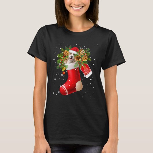 Santa American Staffy in Christmas Sock Pajama T-Shirt (Vorderseite)