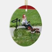 Santa auf einem Rasen Rasenmäher Landschaftsbild Keramikornament (Rechts)