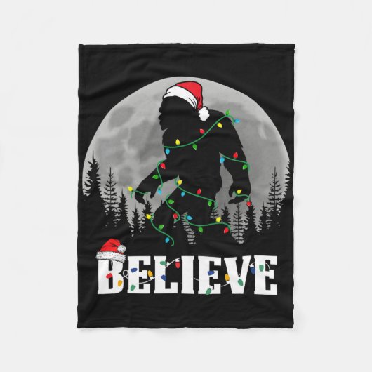 Santa Bigfoot Christmas Lights Funny Sasquatch Bel Fleecedecke (Vorderseite)