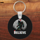 Santa Bigfoot Christmas Lights Funny Sasquatch Bel Schlüsselanhänger (Vorderseite)