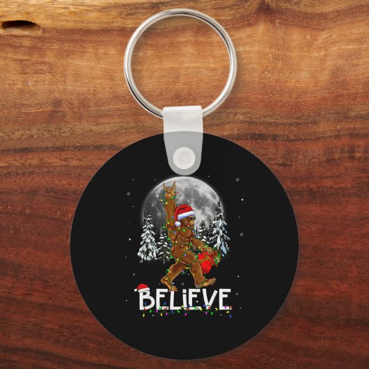 Santa Bigfoot Christmas Lights Funny Sasquatch Bel Schlüsselanhänger (Vorderseite)