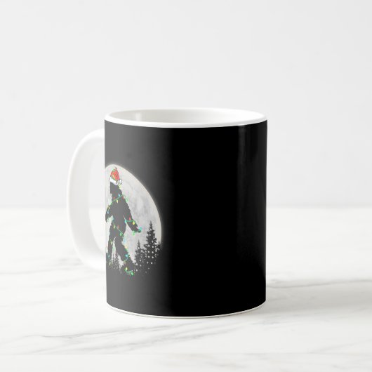 Santa Bigfoot Christmas Lights Rock Funny Sasquatc Kaffeetasse (Vorderseite Links)