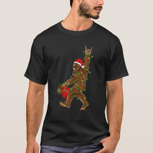 Santa Bigfoot Christmas Lights Rock Funny Sasquatc T-Shirt (Vorderseite)
