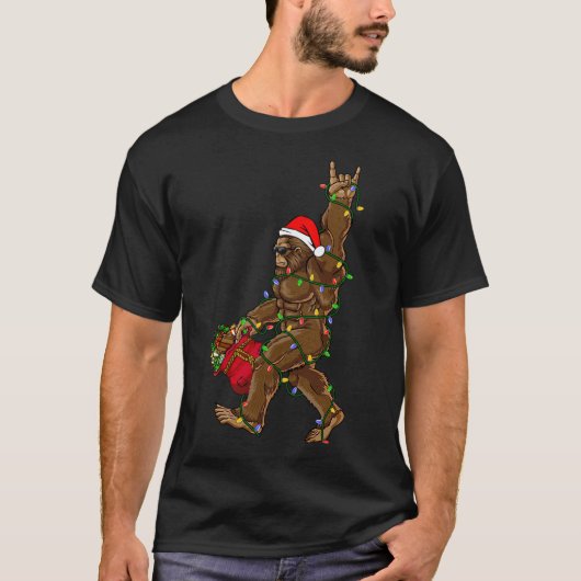 Santa Bigfoot Christmas Lights Rock Funny Sasquatc T-Shirt (Vorderseite)