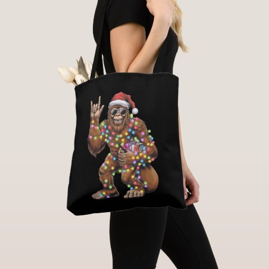Santa Bigfoot Christmas Lights Rock Funny Tasche (Von Nahem)