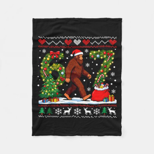 Santa Bigfoot Christmas Tree Funny Sasquatch 67 Fleecedecke (Vorderseite)