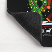Santa Bigfoot Christmas Tree Funny Sasquatch 67  Mousepad (Ecke)
