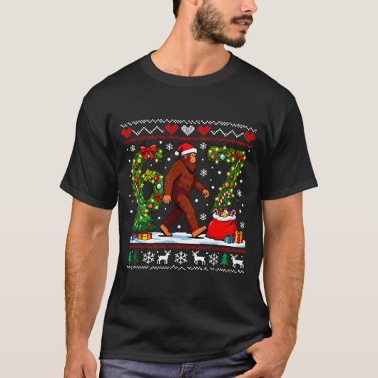 Santa Bigfoot Christmas Tree Funny Sasquatch 67 T-Shirt (Vorderseite)