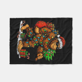 Santa Bigfoot Christmas Tree Xmas Lights Funny Sas Fleecedecke (Vorderseite (Horizontal))