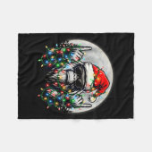 Santa Bigfoot Christmas Tree Xmas Lights Funny Sas Fleecedecke (Vorderseite (Horizontal))