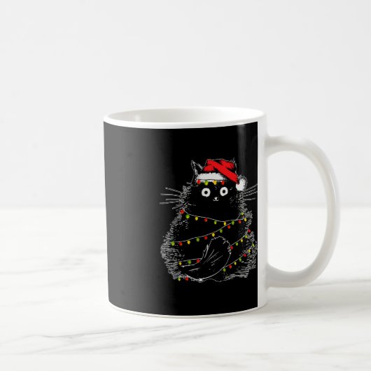 Santa Black Cat hallte in Weihnachtsbaumlicht auf Kaffeetasse (Rechts)