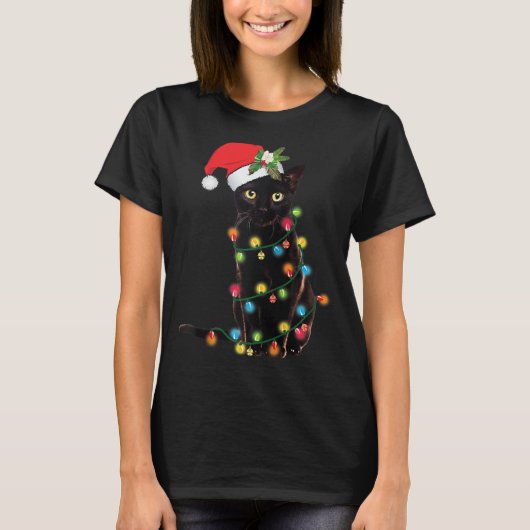 Santa Black Cat hallte in Weihnachtsbaumlicht auf T-Shirt (Vorderseite)