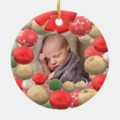 Santa Cap Erstes Weihnachts-Foto Keramik Ornament (Hinten)