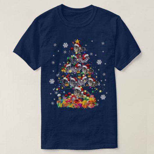 Santa Chinchilla Christmas Tree T-Shirt (Design vorne)