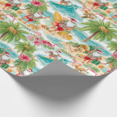 Santa Claus Christmas in July at the beach surfer Geschenkpapier (Ecke)