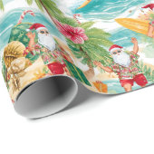 Santa Claus Christmas in July at the beach surfer Geschenkpapier (Rolleneckpunkt)