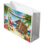 Santa Claus Christmas in July at the beach surfer Große Geschenktüte (Vorderseite Schrägansicht)