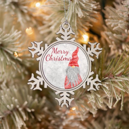 Santa Claus Gnome auf dem Snowy Field  Schneeflocken Zinn-Ornament (Baum)