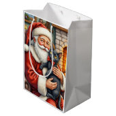 Santa Claus Holding Black Cat Christmas Art Mittlere Geschenktüte (Rückseite Schrägansicht)