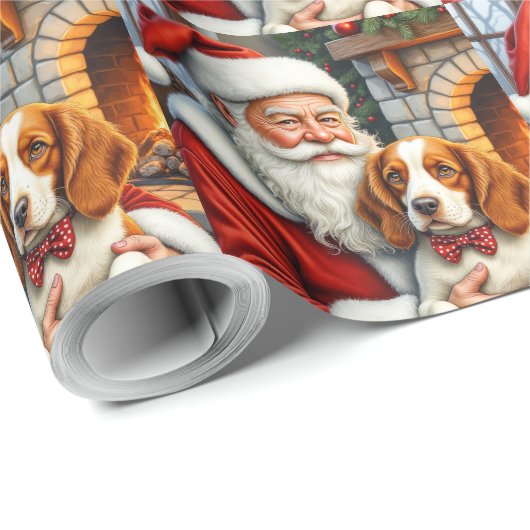 Santa Claus Holding Brittany Spaniel Christmas Art Geschenkpapier (Rolleneckpunkt)