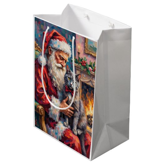 Santa Claus Holding Russian Blue Cat Christmas Art Mittlere Geschenktüte (Rückseite Schrägansicht)