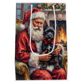 Santa Claus Holding Scottish Terrier Christmas Art Mittlere Geschenktüte (Rückseite)