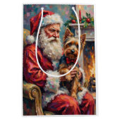 Santa Claus Holding Yorkshire Terrier Christmas Mittlere Geschenktüte (Vorderseite)
