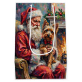 Santa Claus Holding Yorkshire Terrier Christmas  Mittlere Geschenktüte (Rückseite)
