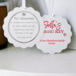 Santa Claus Magic Key Tag (Fügen Sie Ihren eigenen Ornament Karte<br><div class="desc">Ein niedlicher Santa Magic Schlüsselanhänger. Fügen Sie diesem Tag Ihren eigenen niedlichen Türschlüssel hinzu und verließ für Ihr Kind am Weihnachtsabend. Bearbeiten Sie den Text so, dass die Anforderungen an das Aus und die Rückseite Anzug werden. Der Weihnachtsmann braucht seinen Zauberschlüssel, um die Geschenke dieser Ferienzeit verlassen. Santa-Schlüsselanhänger (ohne Schlüssel)...</div>