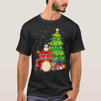 Santa Claus Play Drums Nahe gelegene Weihnachtsbau T-Shirt