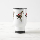 Santa Claus Riding A Giraffe Reisebecher (Mittel)