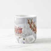 Santa Claus riding on sleigh with gift box Kaffeetasse (Mittel)
