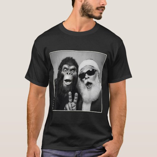 Santa Claus Selfie Bigfoot Christmas Funny Sasquat T-Shirt (Vorderseite)