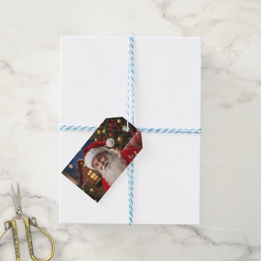 Santa Clause lächelt und windet Geschenkanhänger (Mit Garn)