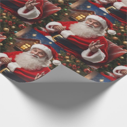 Santa Clause lächelt und windet Geschenkpapier (Ecke)