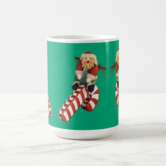 Santa Clause rides candy cane slide for Christmas. Kaffeetasse (Mittel)