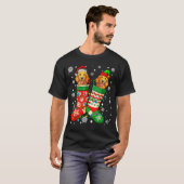 Santa Elf Golden Retriever Dog In Christmas Socks T-Shirt (Vorne ganz)