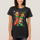 Santa Elf Golden Retriever Dog In Christmas Socks T-Shirt (Vorderseite)
