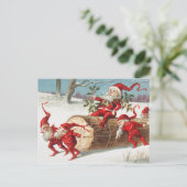 Santa gnomes rutscht auf einem Stein Postkarte (Stehend Vorderseite)