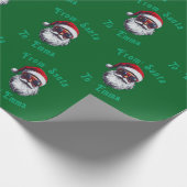 Santa Hat Face Personalize Christmas Green gift Geschenkpapier (Ecke)