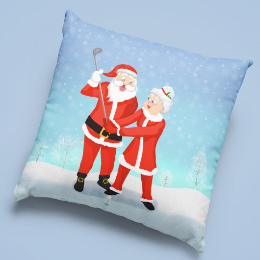 Santa Helping Mrs. Claus mit ihrem Golfschwung Kissen